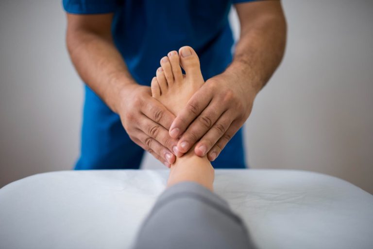 La importancia de la podología en la salud integral una apuesta por el bienestar desde el pie